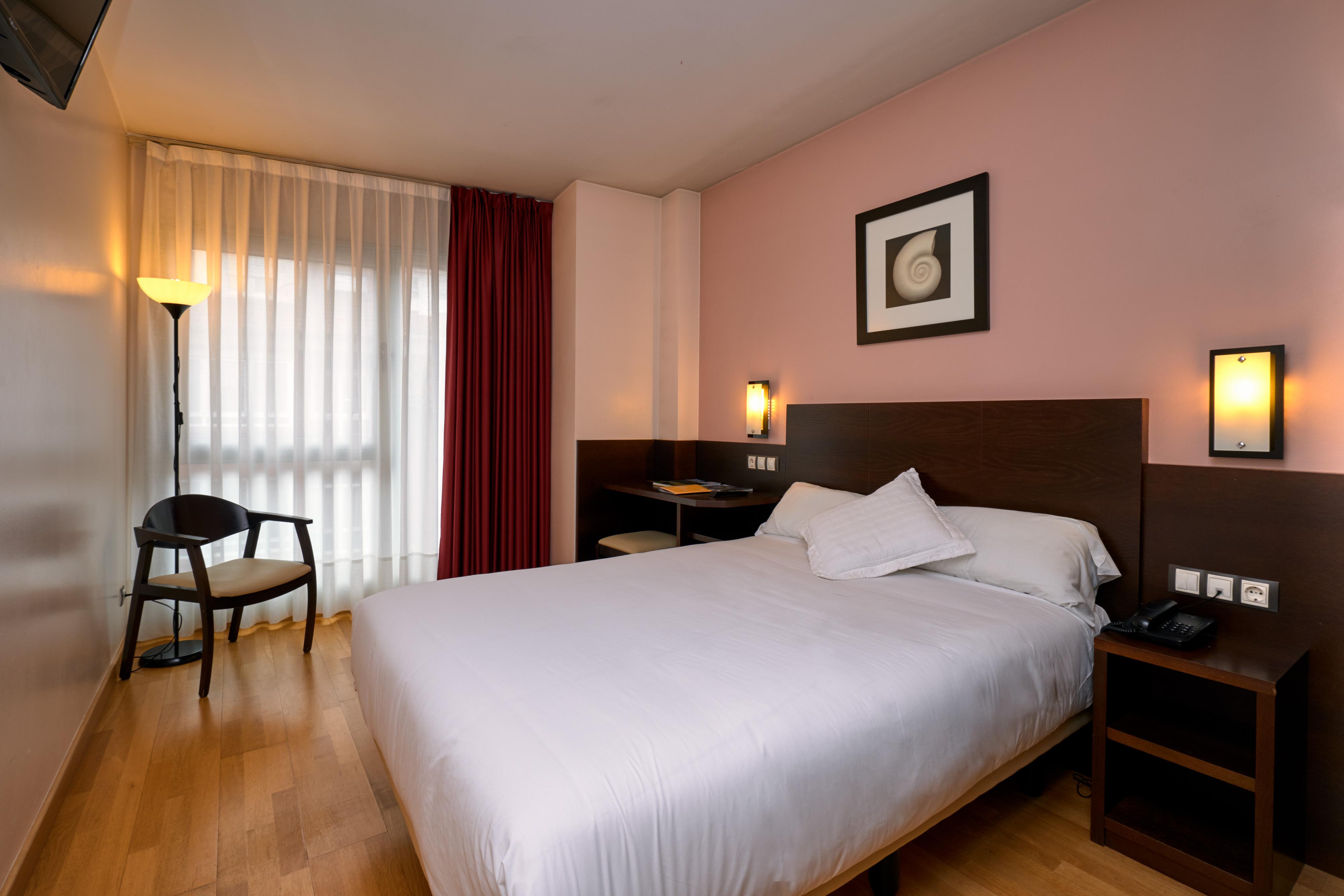 Hotel Castro Real Oviedo Exteriör bild