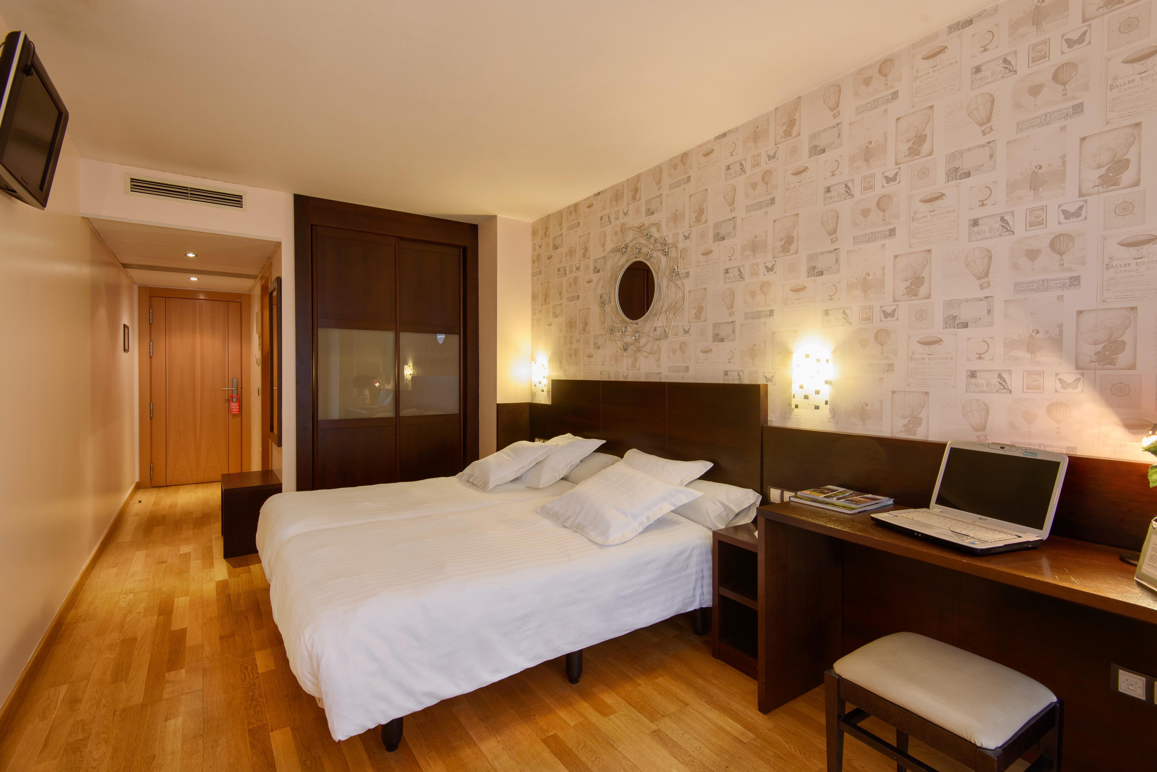 Hotel Castro Real Oviedo Exteriör bild