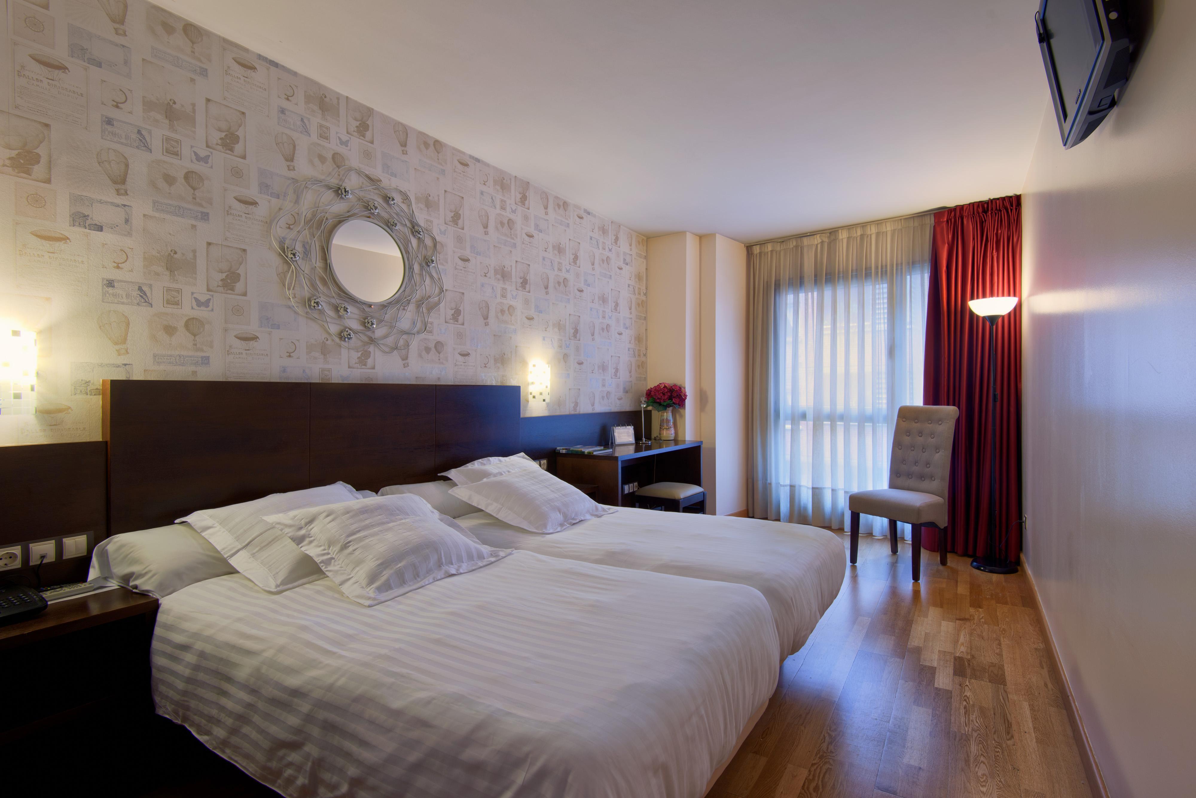 Hotel Castro Real Oviedo Exteriör bild