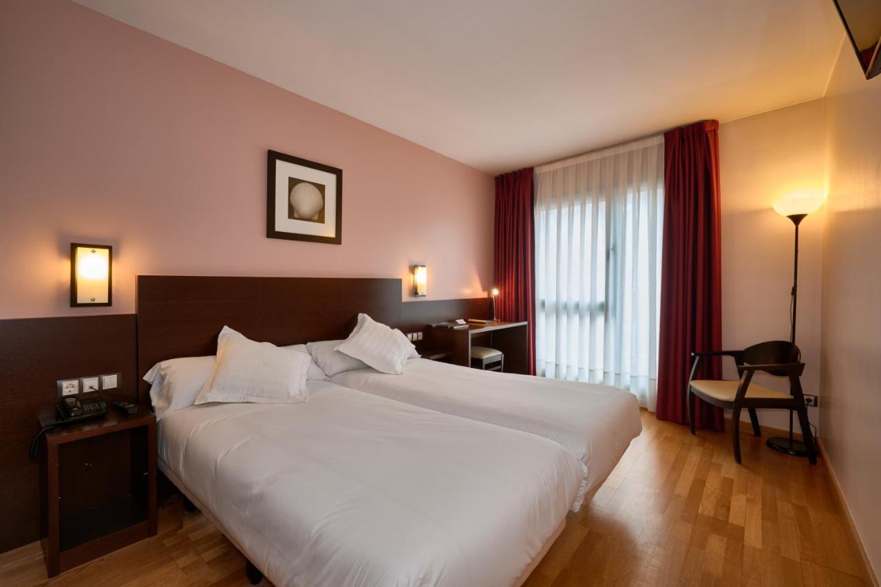 Hotel Castro Real Oviedo Exteriör bild
